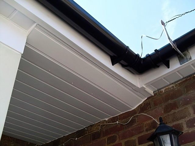 images/fascia-soffit/slider/fascia-soffit-cleaning-1-kireth-ai.jpg