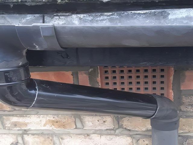 images/gutter-repair/slider/gutter-repair-4-kireth-ai.jpeg